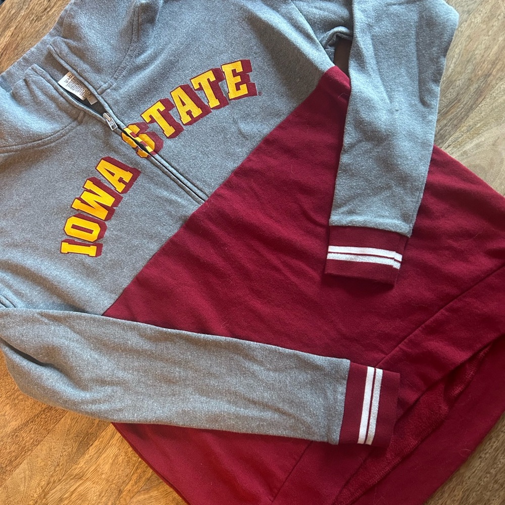VS Pink Iowa State half zip sz XS